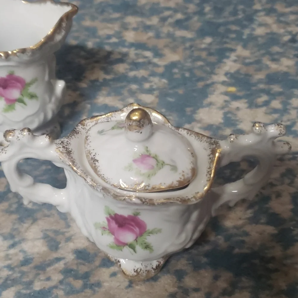 LEFTON CHINA CREAMER, SUGAR DISH AND LID WITH TRAY
